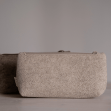 Load image into Gallery viewer, Pencil case recycled wool felt - beige
